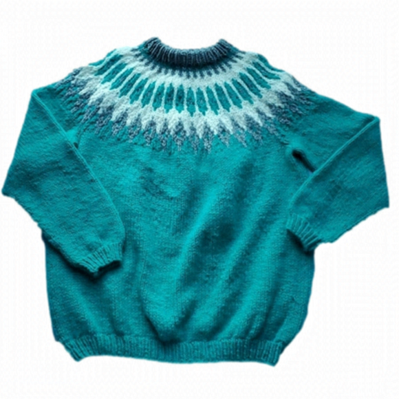 Handmade Sweaters - Vintage Cottagecore Grannycore Handmade Crotchet Green Crewneck Sweater